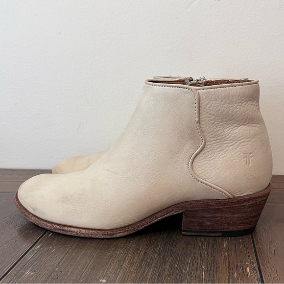 Frye Shoes - Frye Carson Piping Booties Womens size 8